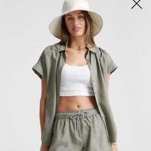 Quince Olive Green short sleeve button down shirt size M Tencel Lyocell NWT